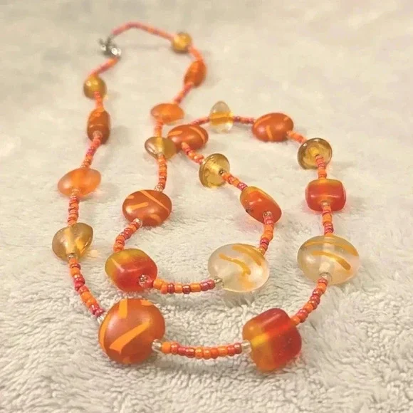#402 VINTAGE Bead necklace Orange and Red - Picture 3 of 5